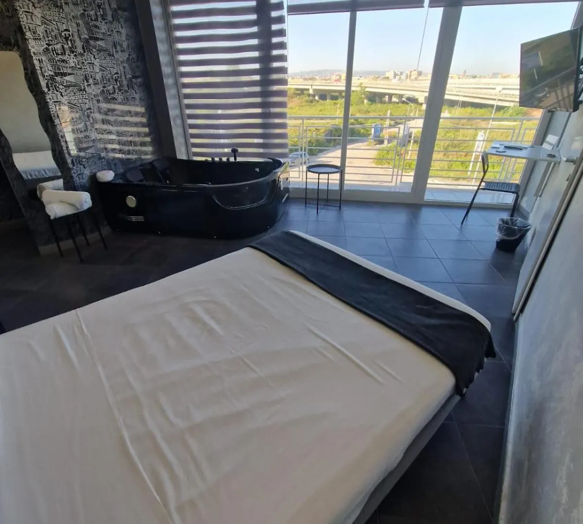 B And B Living Casoria 0*,  Italien